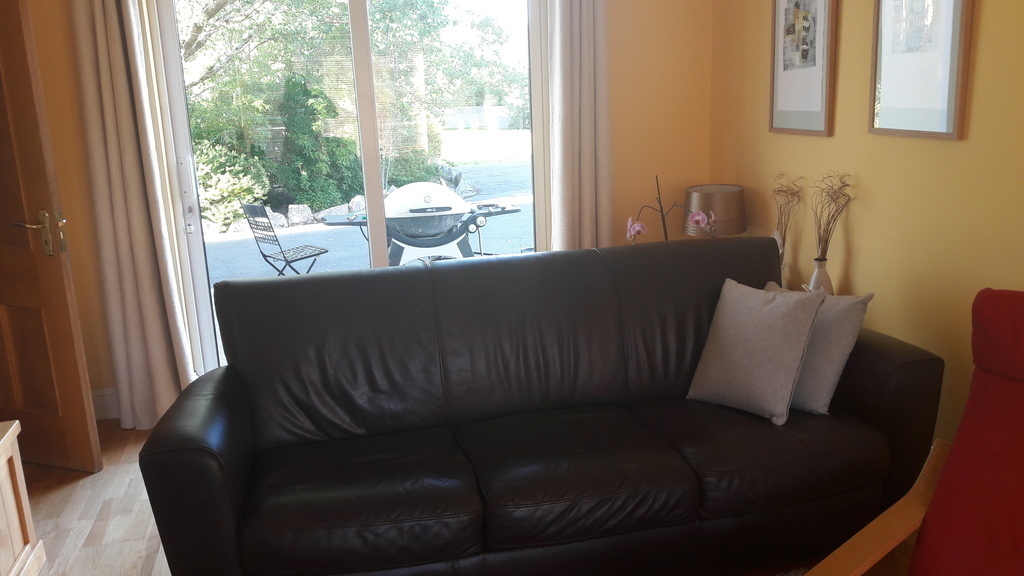 Living room with patio doors to garden