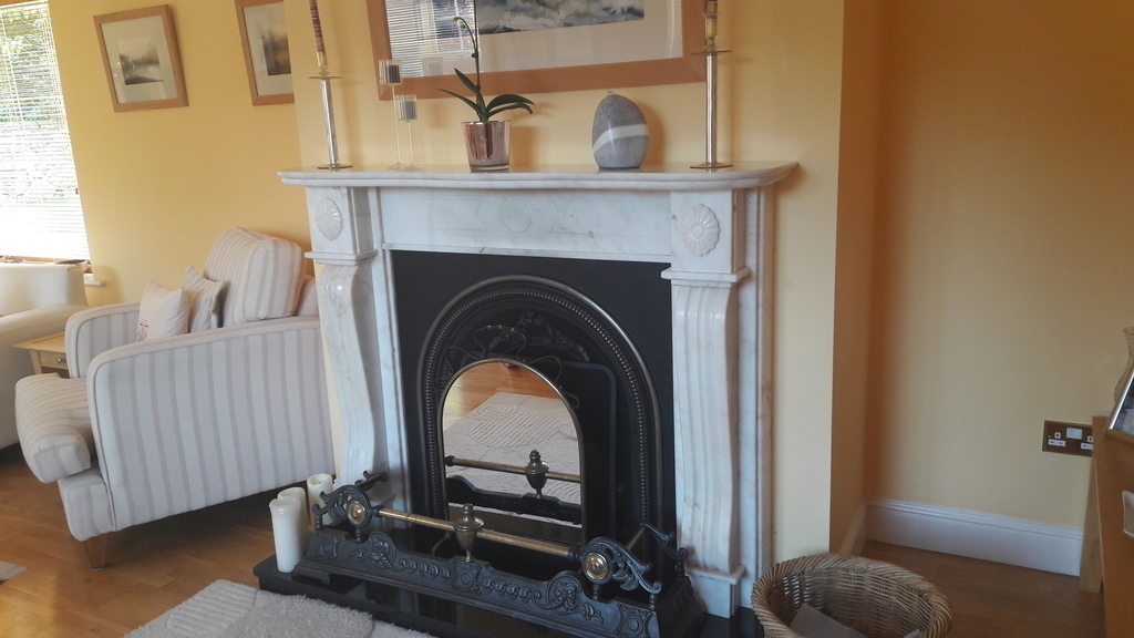 Sitting room with fireplace