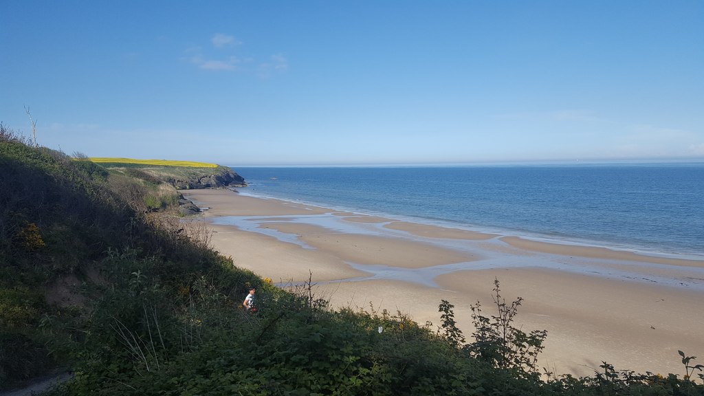 Magheramore Beach 5 minutes away