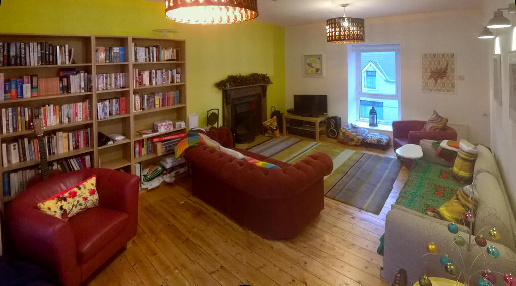 Sittingroom (Upstairs)