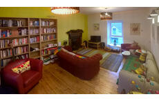 Sittingroom (Upstairs)