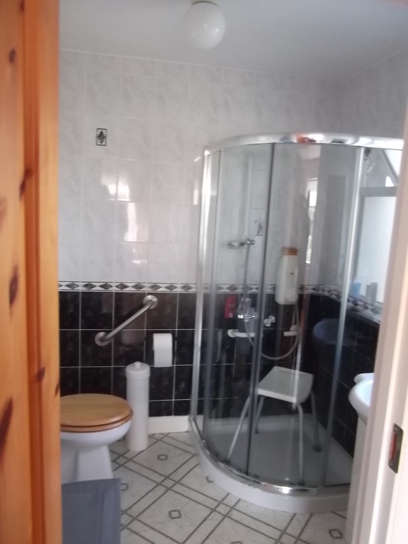 Main bedroom ensuite