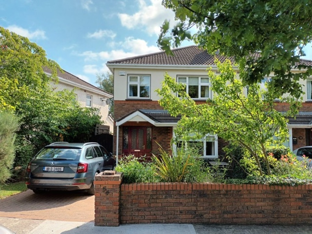 Front of house and car 