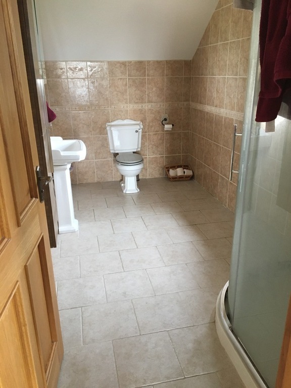 Master bedroom en-suite 