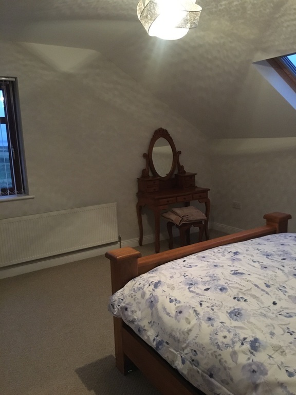 Upstairs ensuite King bedroom 