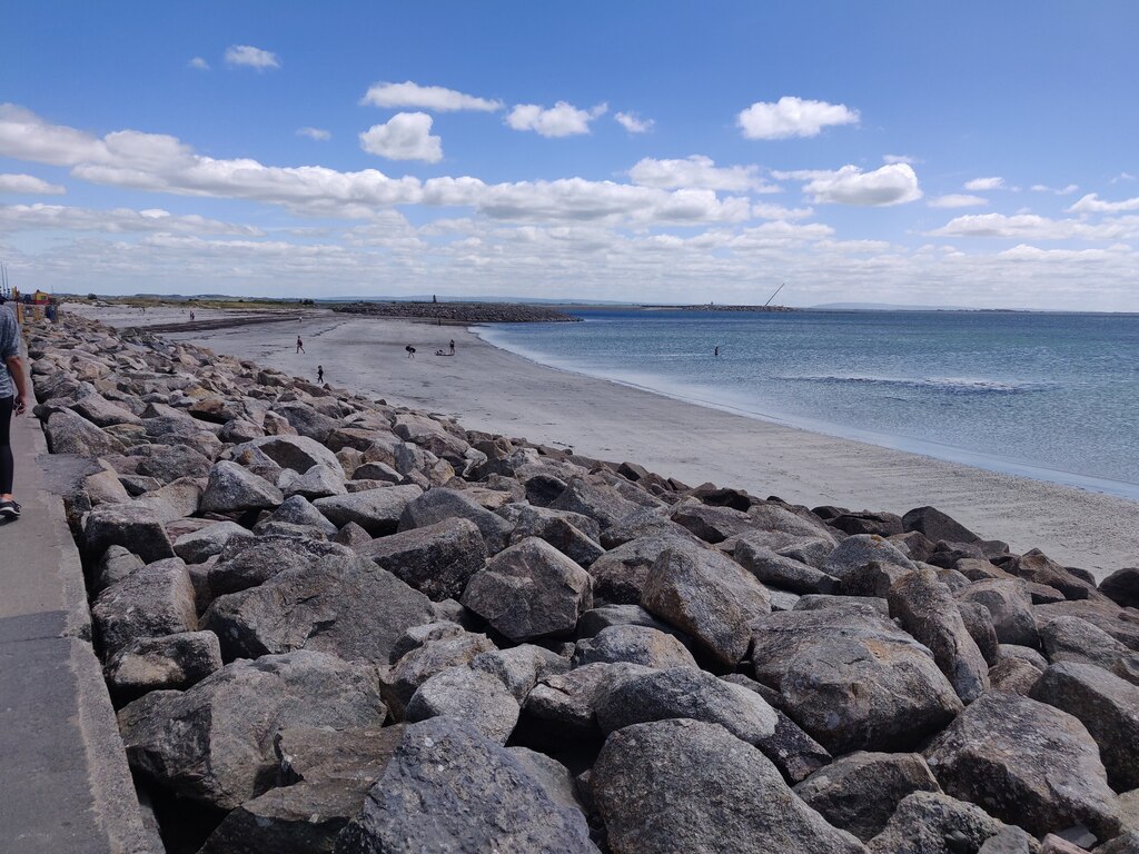 Grattan beach (facing east)
