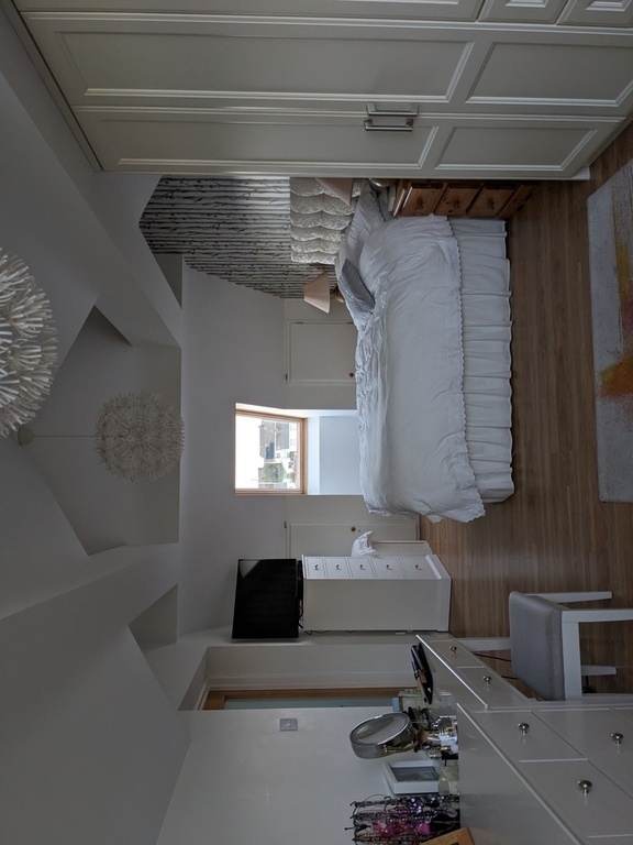 Upstairs bedroom, king size bed