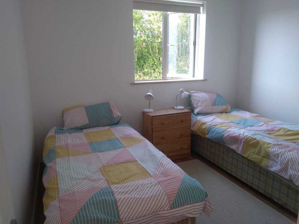 Twin bedroom