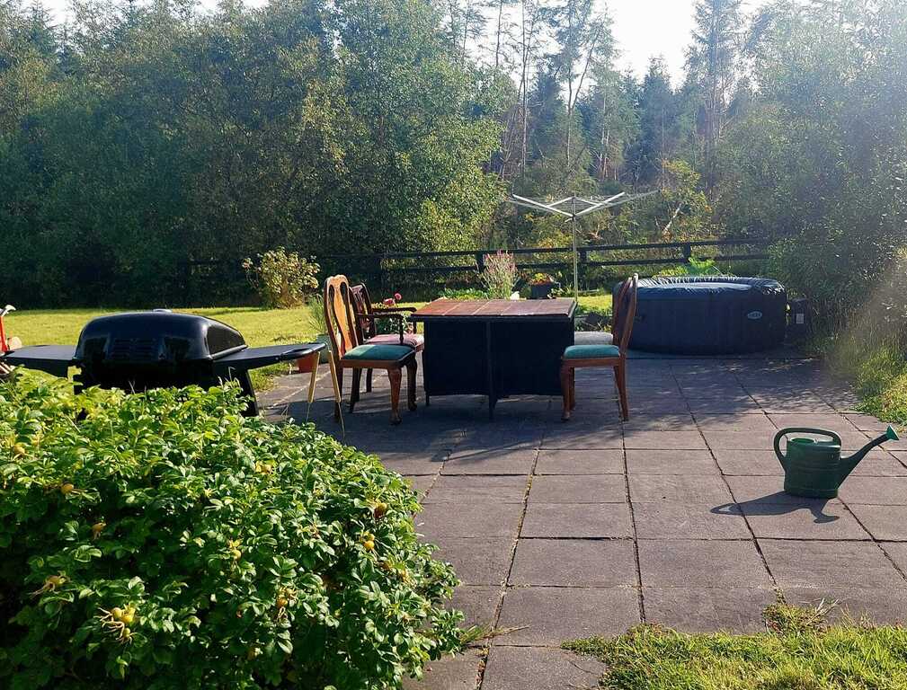 Patio area with Hot Tub