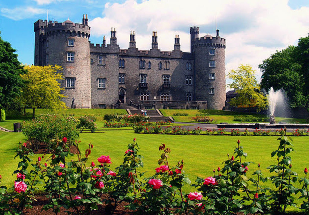 Kilkenny castle and  Rose Gardens!