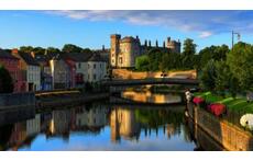 The River Nore  with a view of Kilkenny castle.