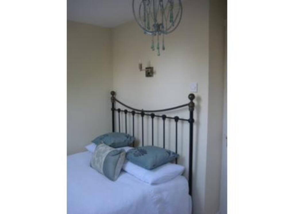 Third double guest bedroom with ensuite