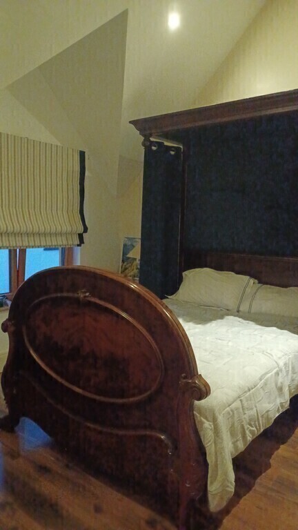 Bedroom 3: Half Tester bed 