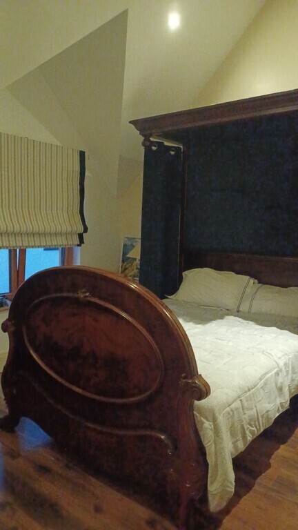 Bedroom 3: Half Tester bed 