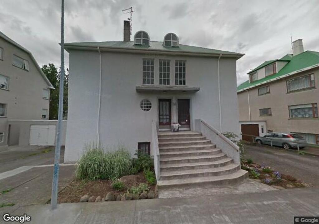 We live on the 2nd floor, the door on the left. 