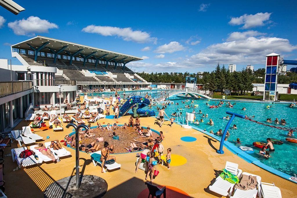 Laugardalslaug swimming pool with hot and cold pools - 600m from our house