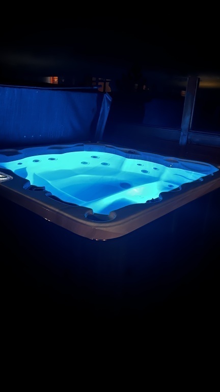 Hot tube with massage