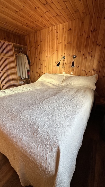 Bedroom 1, bed 180 cm