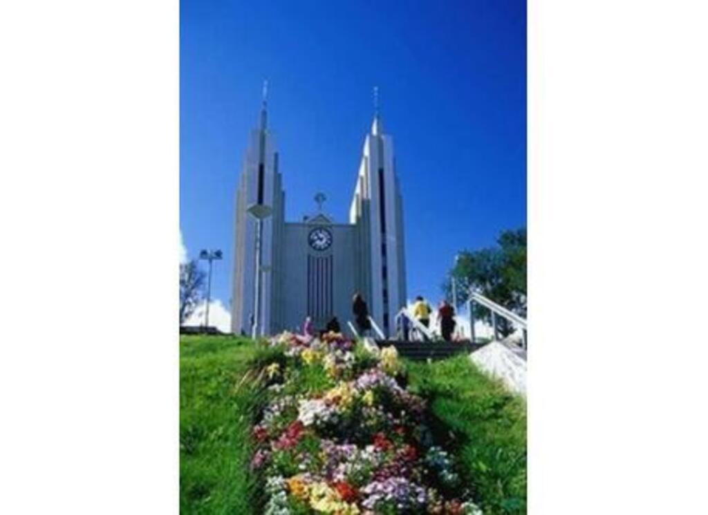 Akureyri 60 minutes from Siglufjordur