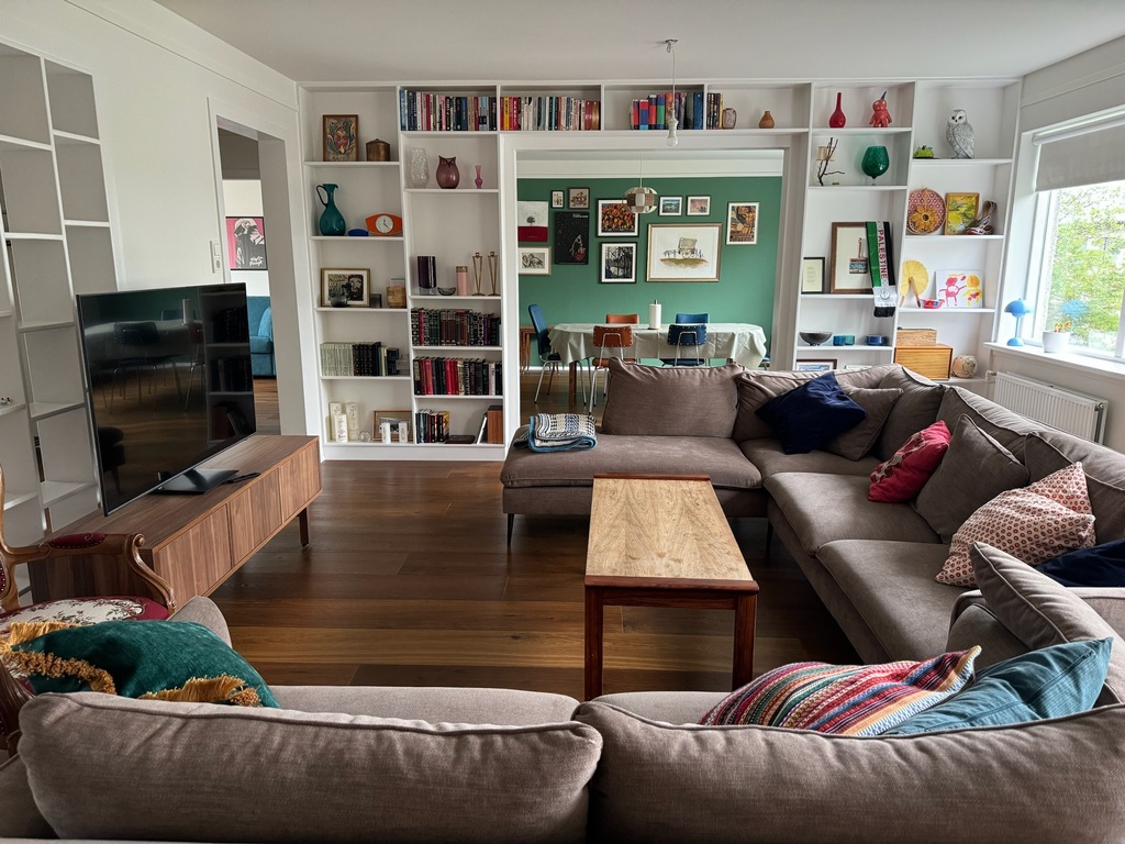 lower floor - spacious couch in living room