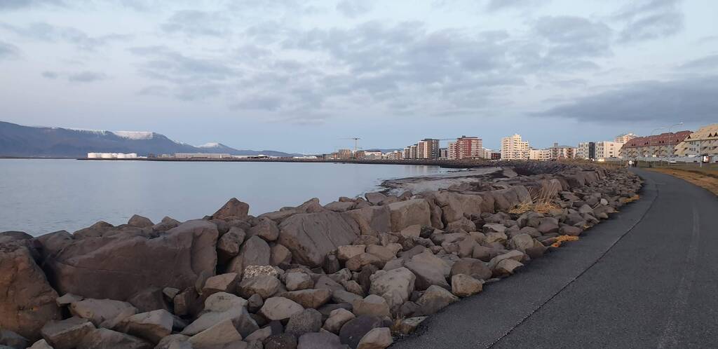 Direction of city center