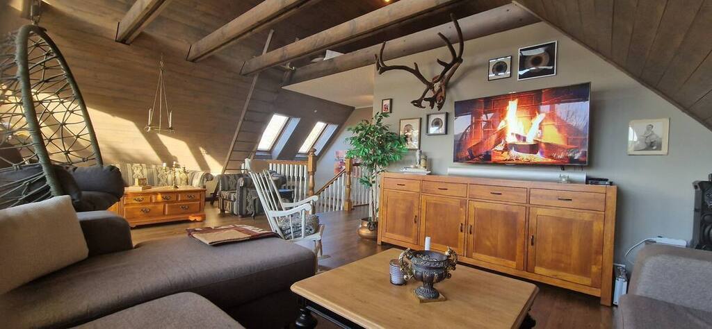 Living room, upper floor