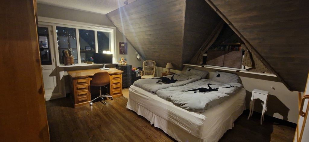 Bedroom 3 at upper floor with King Size bed
