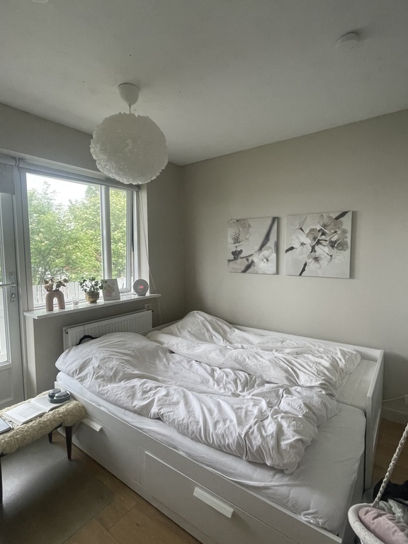 The bed when expanded