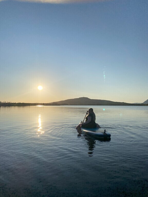 The lake and surroundings are popular for outdoor activities. 