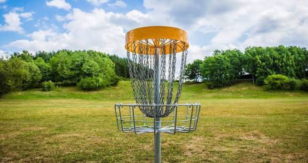 Disc golf course in Seljahverfi, 15 min walk downhill. 