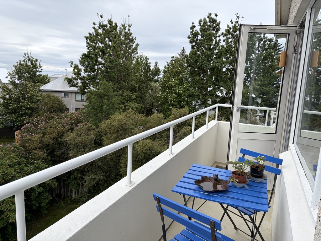 Terrace facing south
