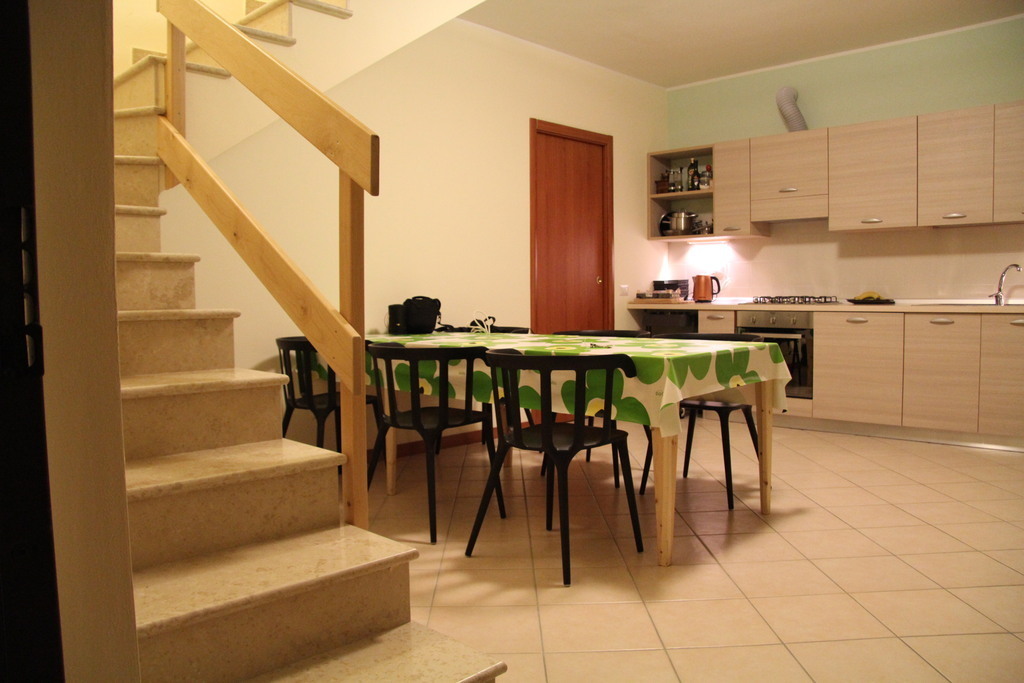 kitchen en living room downstairs
