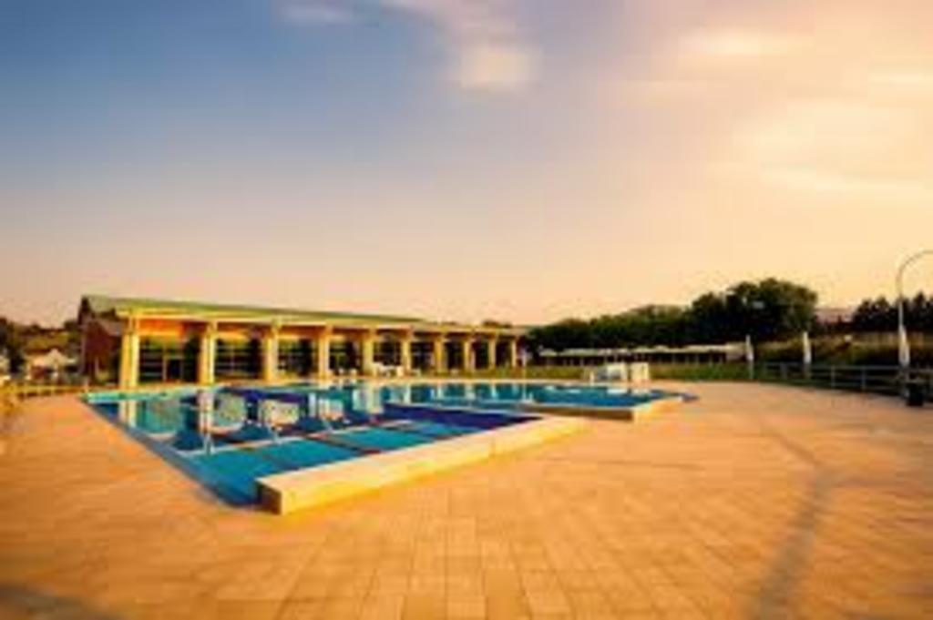 Fabriano swimming pool and garden