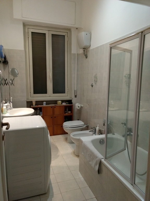 piazza QUINTO CURZIO - bathroom