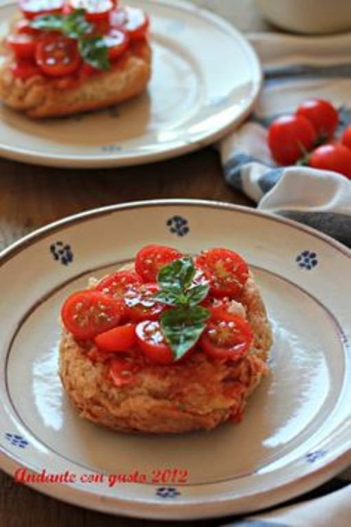 Frisella is a typical "fast food" in Apulia land.