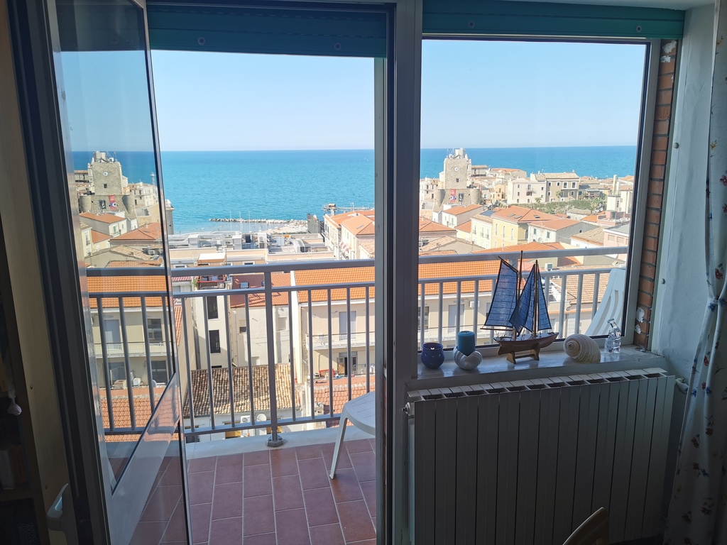 Livingroom's balcony