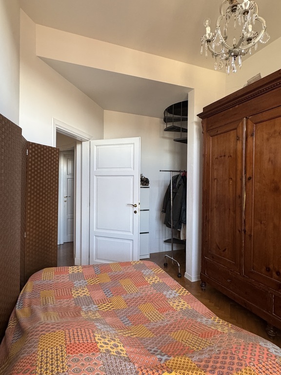 2nd bedroom with french bed