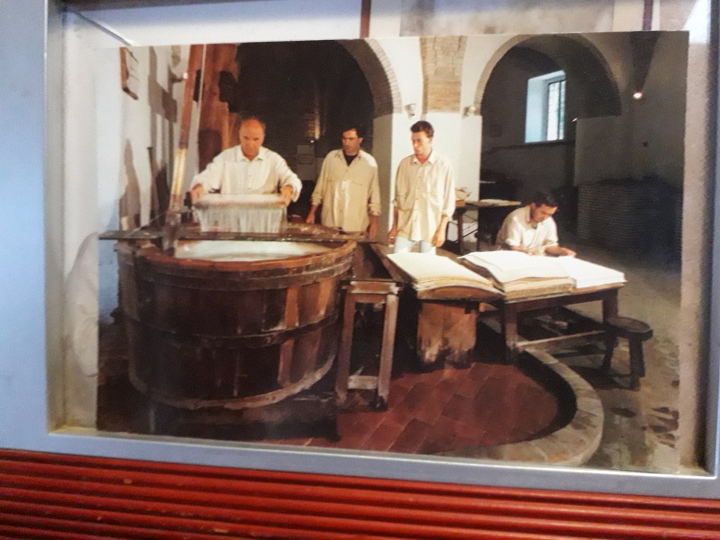 Handcraft paper museum