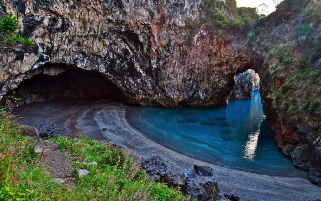 San Nicola Arcella, Arco Magno