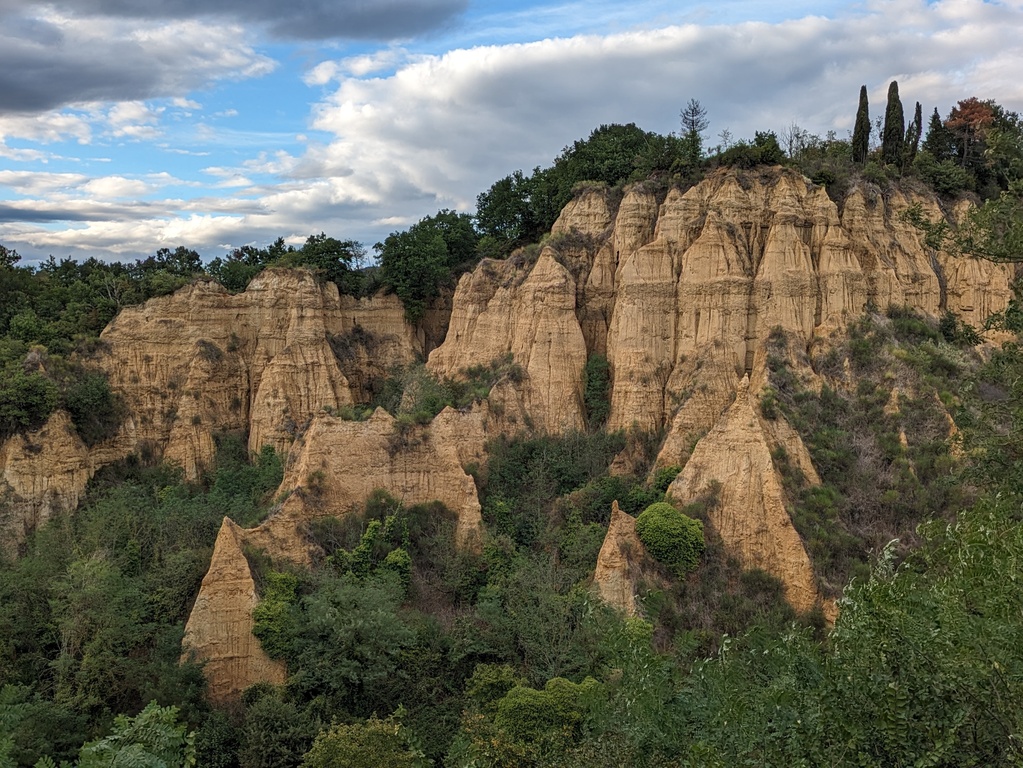 Another typical view of the Balze of Valdarno, from the village of Persignano.