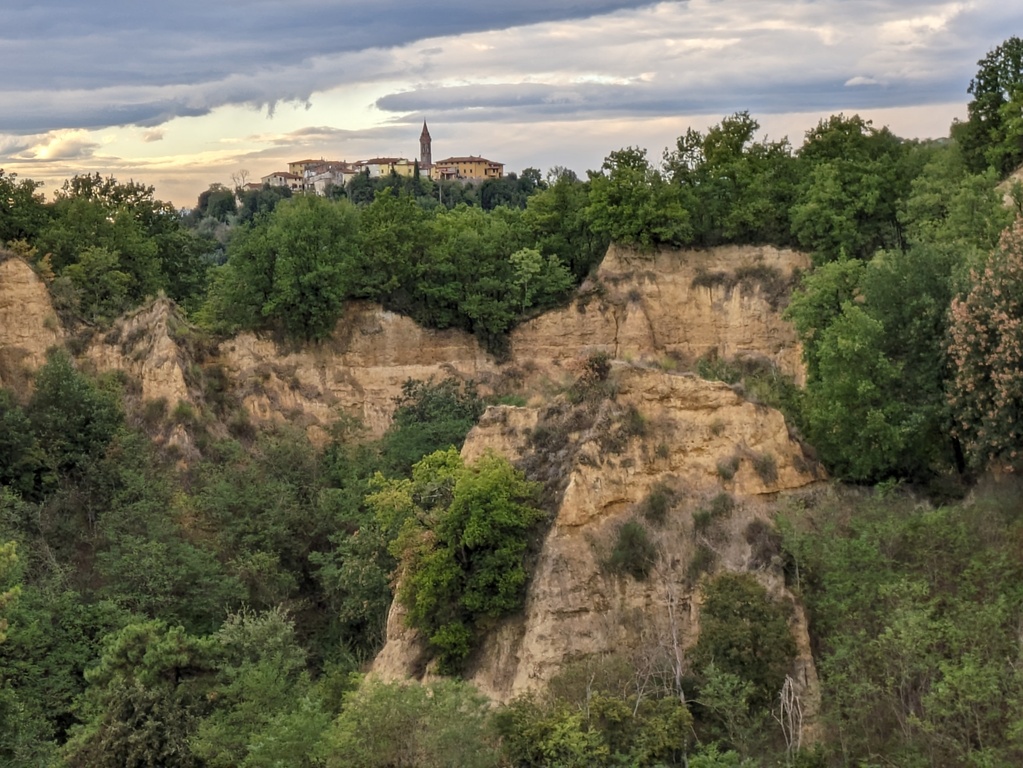 A typical view of the Balze of Valdarno, from the village of Persignano.
