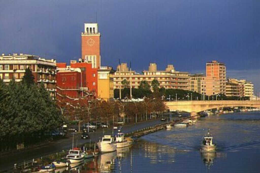 Pescara city centre (15 min)