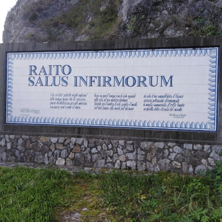 road sign for Raito jiust after Vietri 