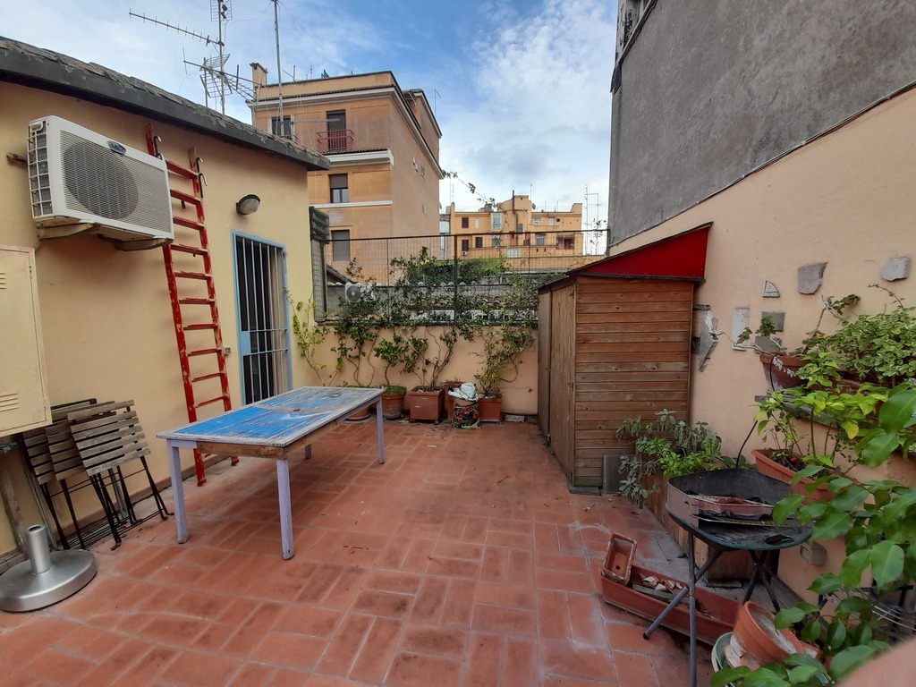 Terrazzo piccolo / Petit terrasse / Small terrace