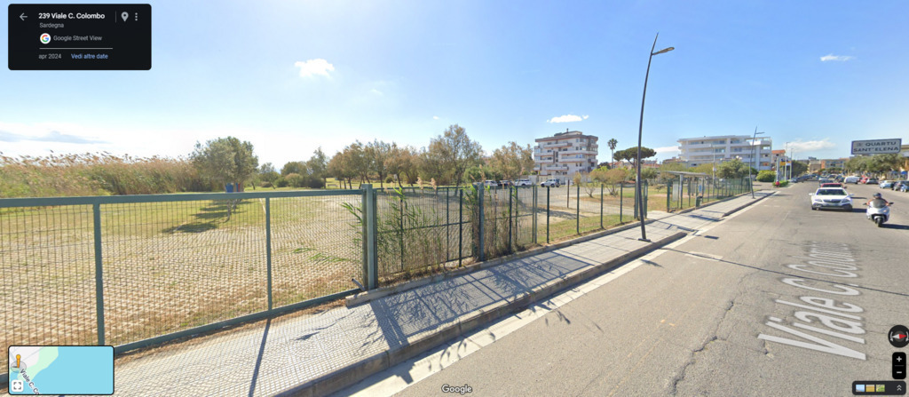 Viale colombo towards the entrance of the park Saline Molentargius