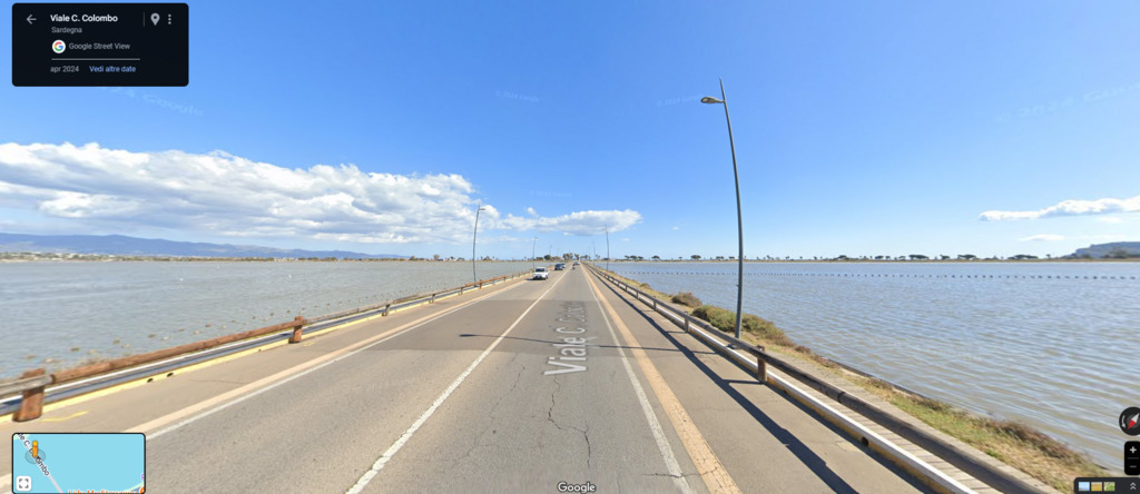 Viale colombo towards the beach