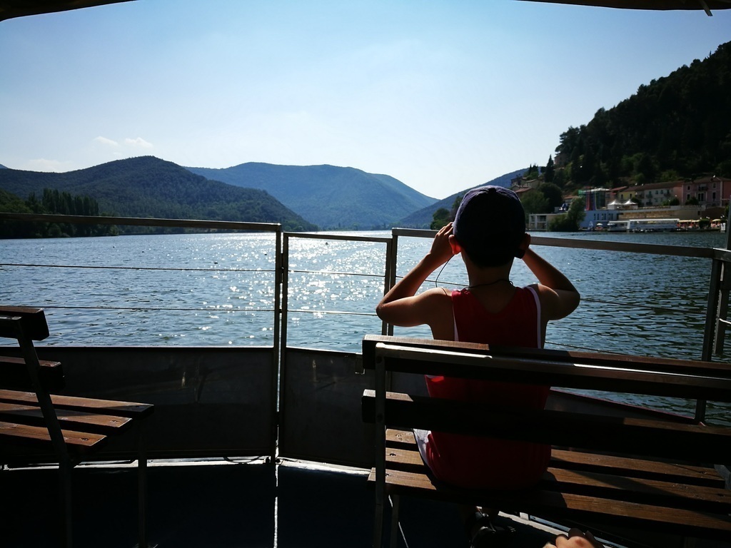 electric boat on Piediluco's lake