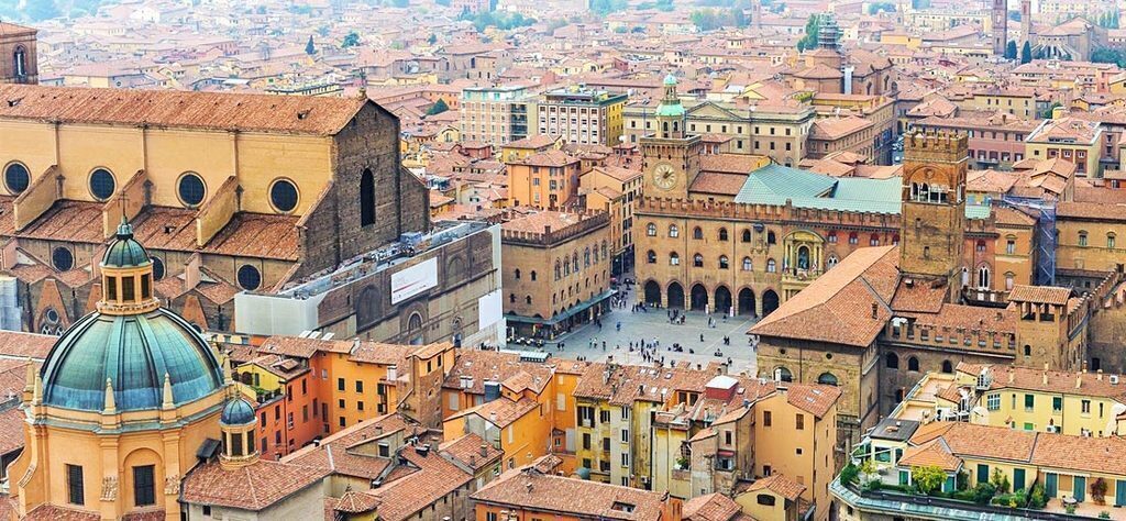 Bologna, in auto raggiungibile in 55 min (1h 15min treno)