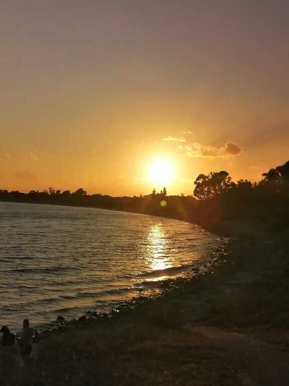 spiaggia al tramonto