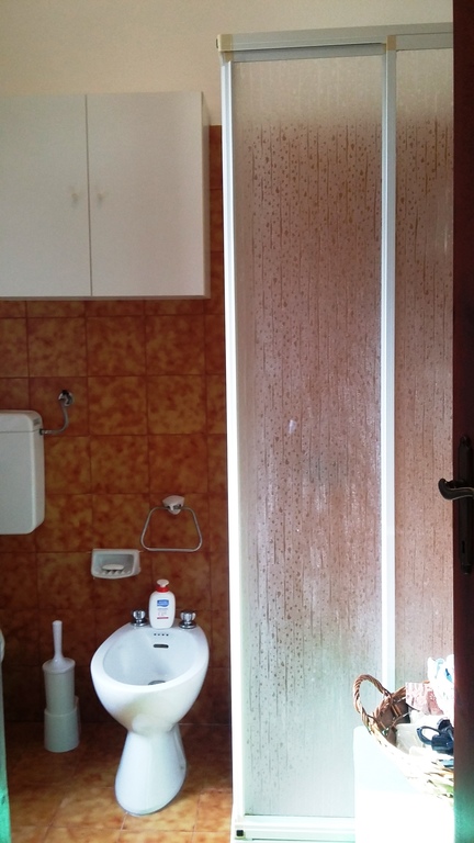 bagno con doccia piano terra